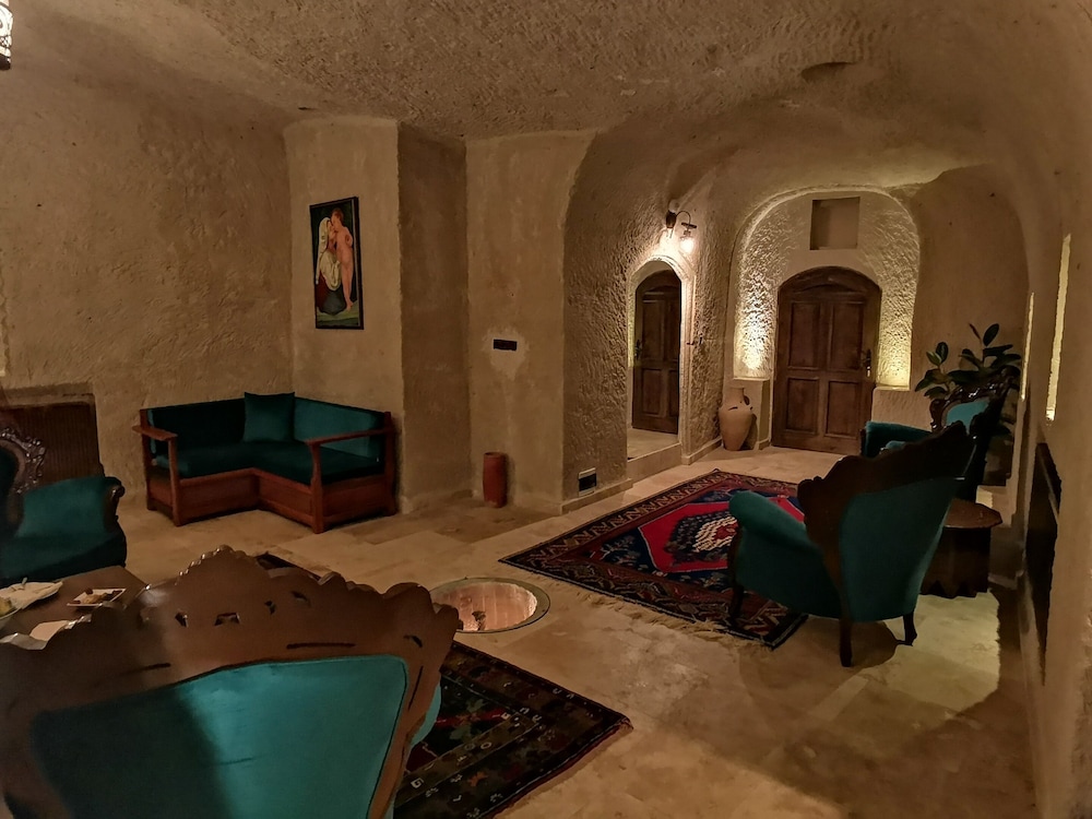 Royal Cave Suite - Photo 11