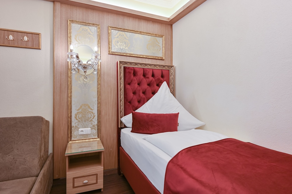 Basic Single Room photo 2