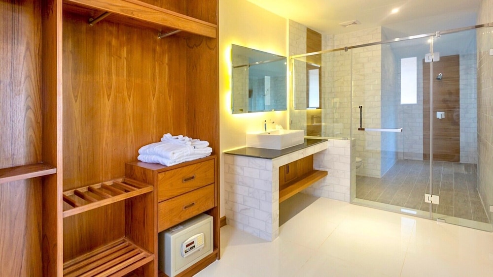Aura Classic Double or Twin Room photo 2