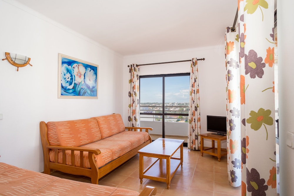 Family Apartment, 1 Bedroom - Photo 12