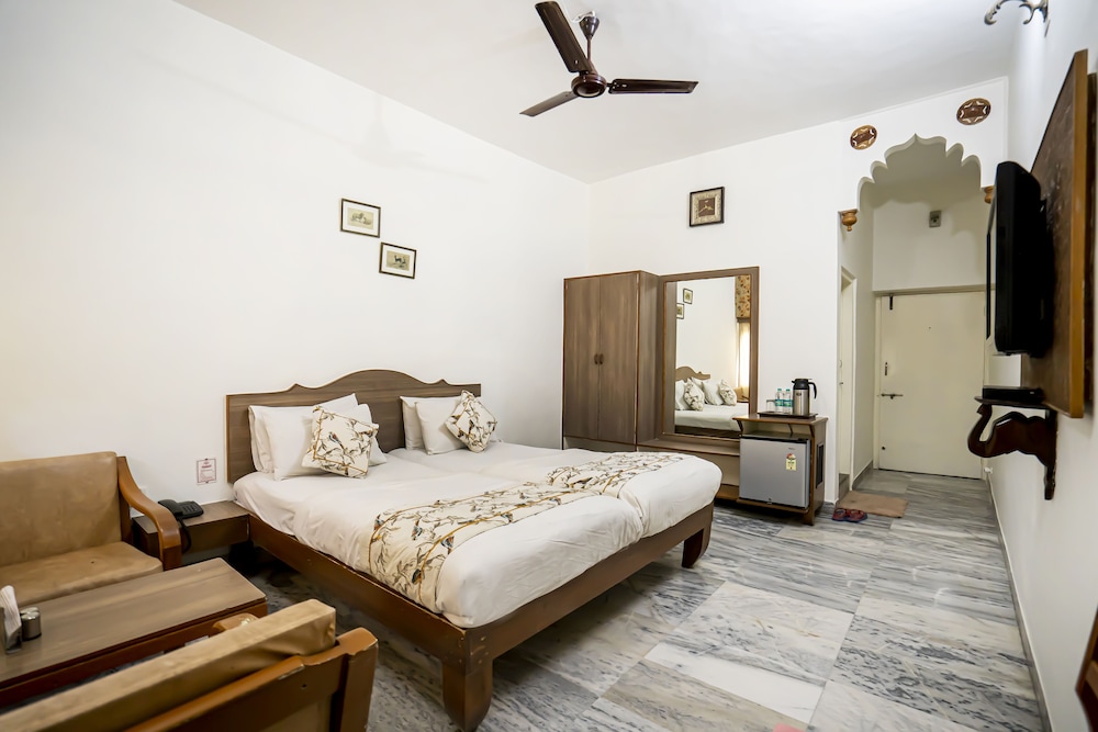 Deluxe A/C Room