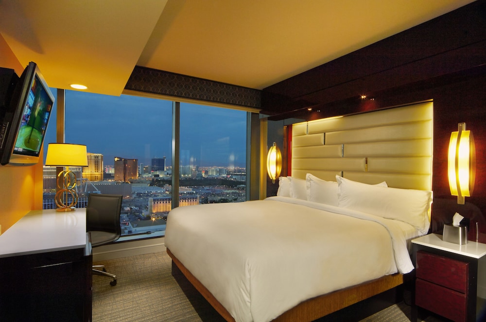 Studio, 1 King Bed, Accessible, Kitchenette (Hearing, Roll-In Shower) - Photo 3