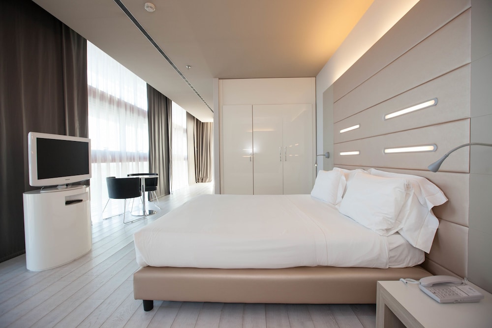 Family Suite, Multiple Beds, Non Smoking - Photo 3
