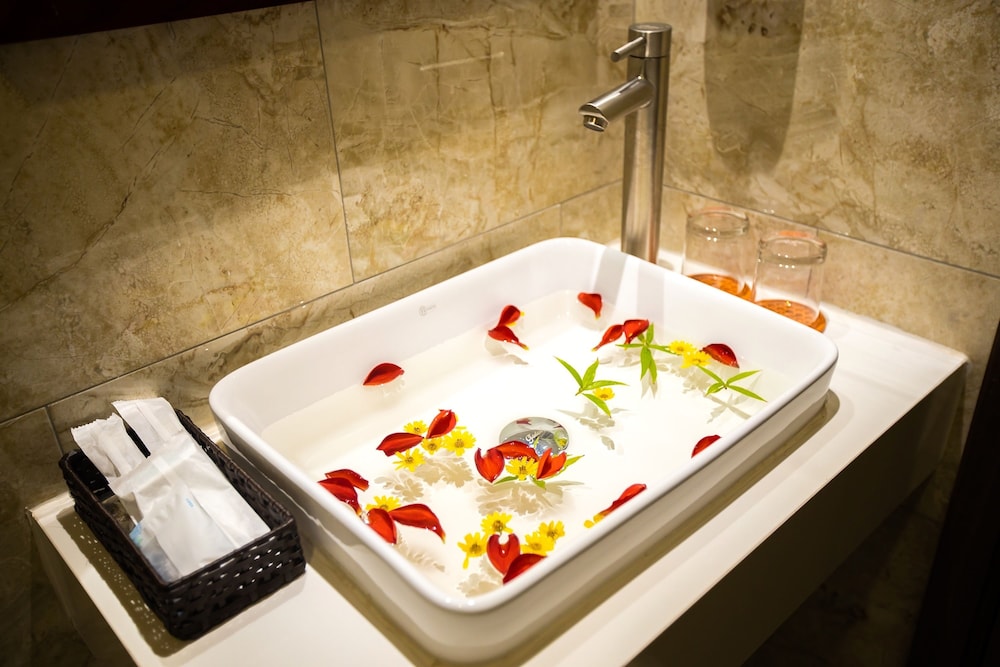 Deluxe Double Room, Balcony - Photo 4