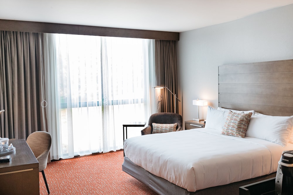 Revel Hotel, Tapestry Collection By Hilton, Photo 9