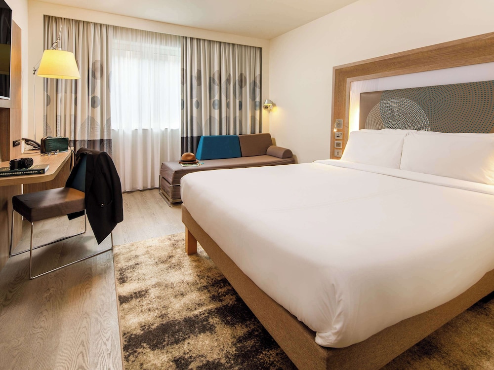 Superior Room, 1 Queen Bed with Sofa bed, Accessible photo 2