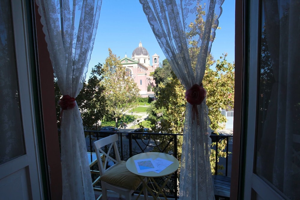 Superior Double Room (Private external bathroom) photo 3