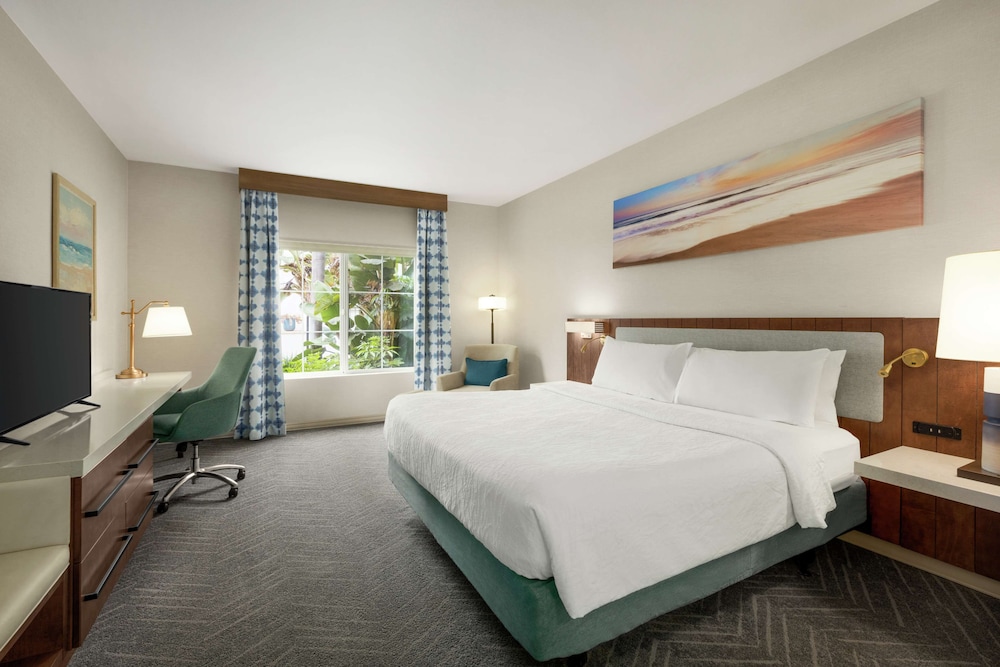 Suite, 1 King Bed with Garden View and Patio - Photo 2