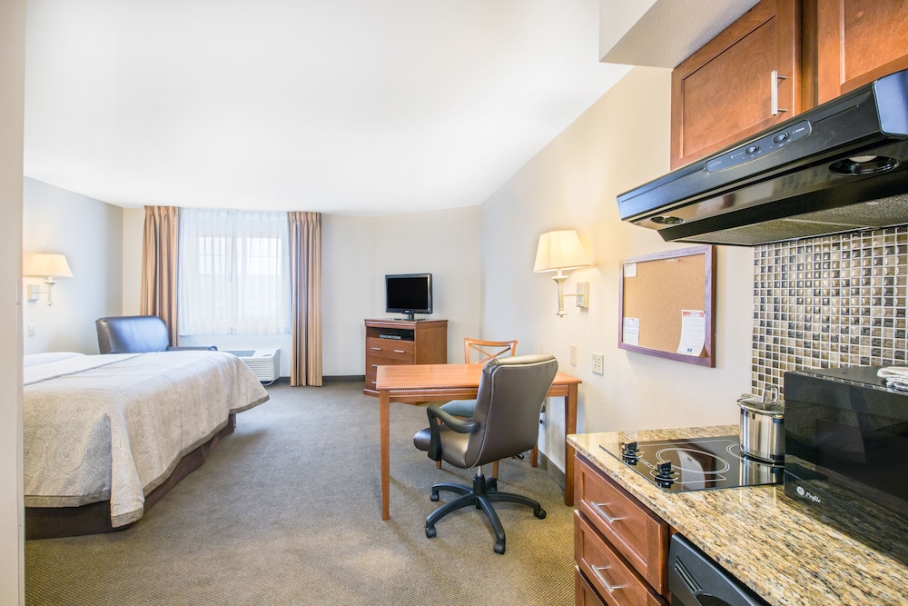 Room, 1 Queen Bed, Accessible (Communications) - Photo 4