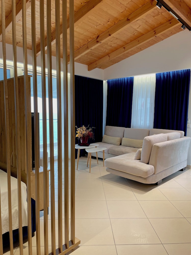 Deluxe Suite, Sea View