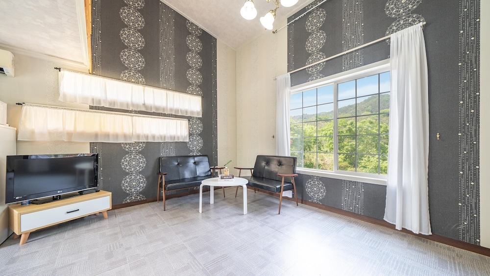 Basic Room, 1 Bedroom (Room B202) - Photo 6