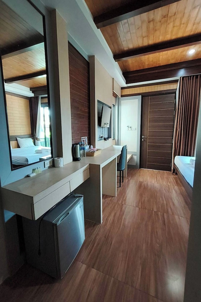 Family Room - Photo 8