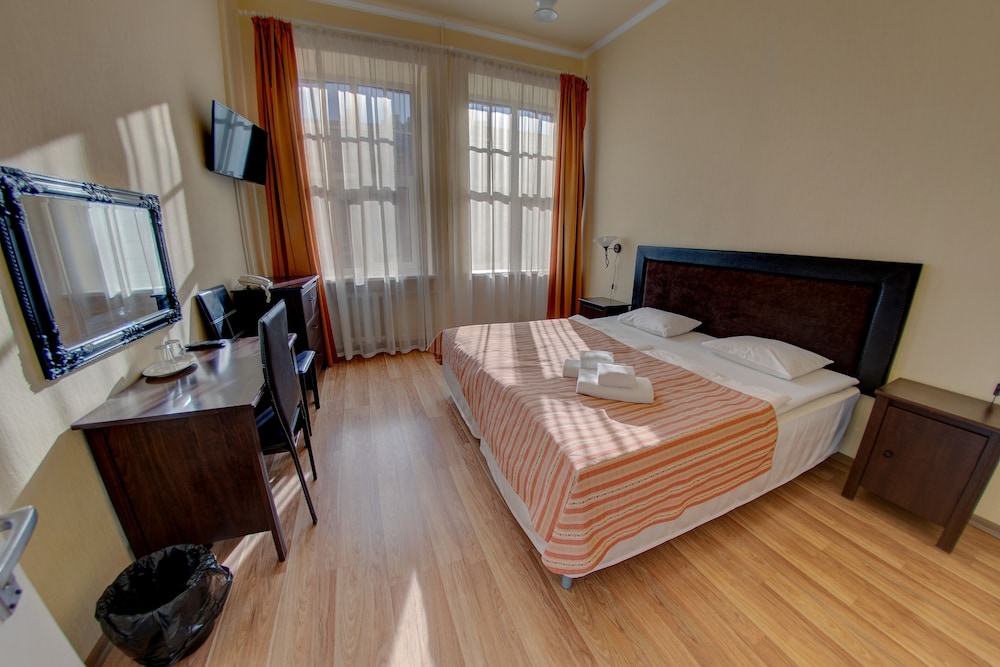 Double Room - Photo 18