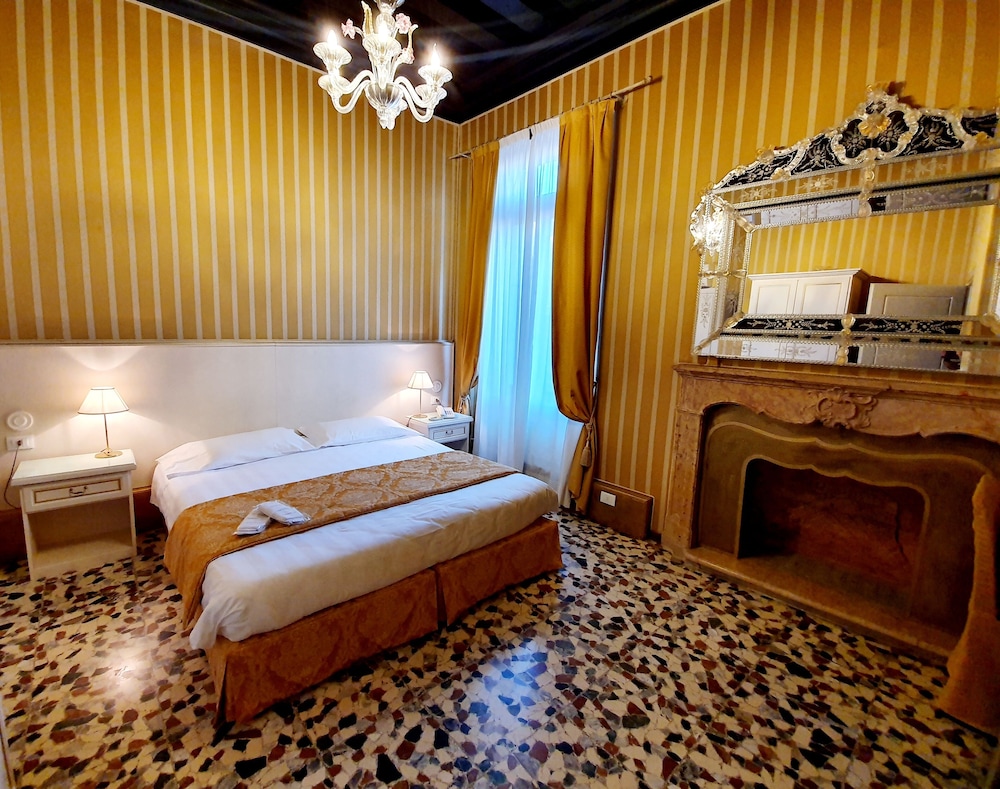 Classic Double or Twin Room photo 3