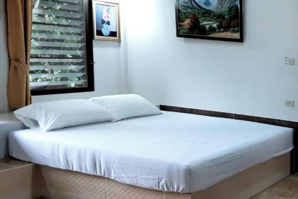 Premium Quadruple Room - Photo 8