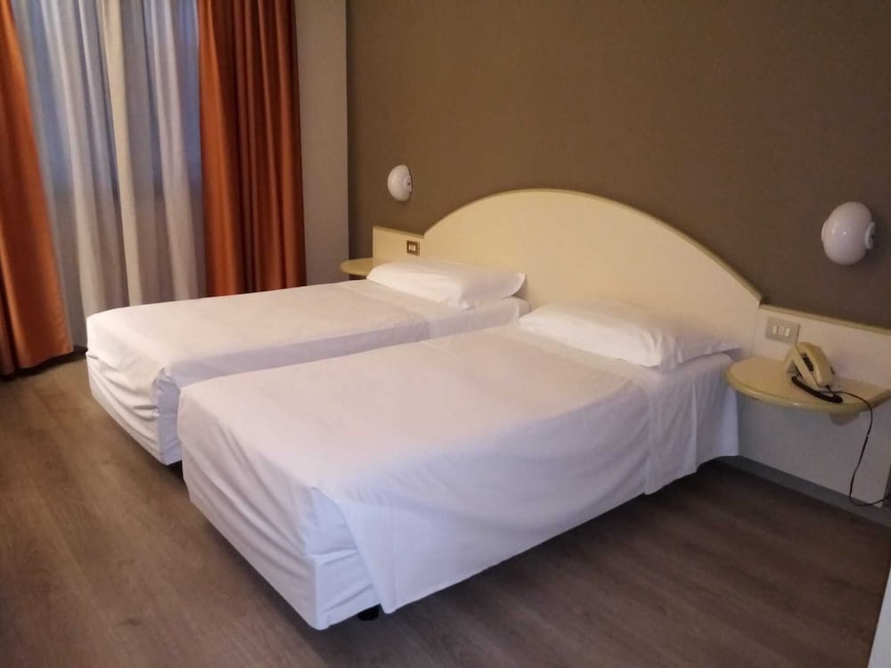 Double or Twin Room photo 1