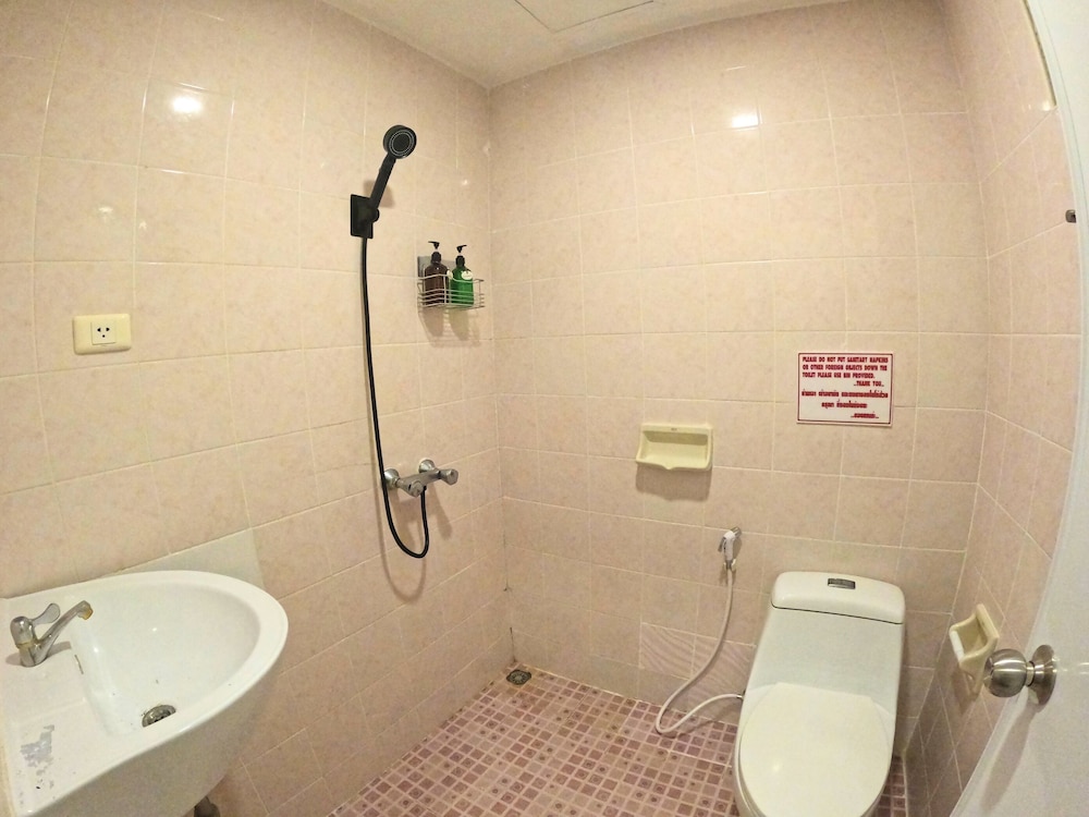Female 6 beds Dormitory photo 2