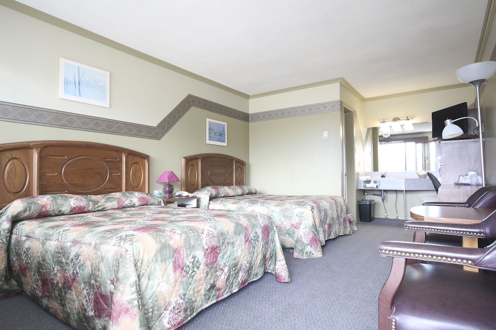 Standard Room, 2 Double Beds photo 3