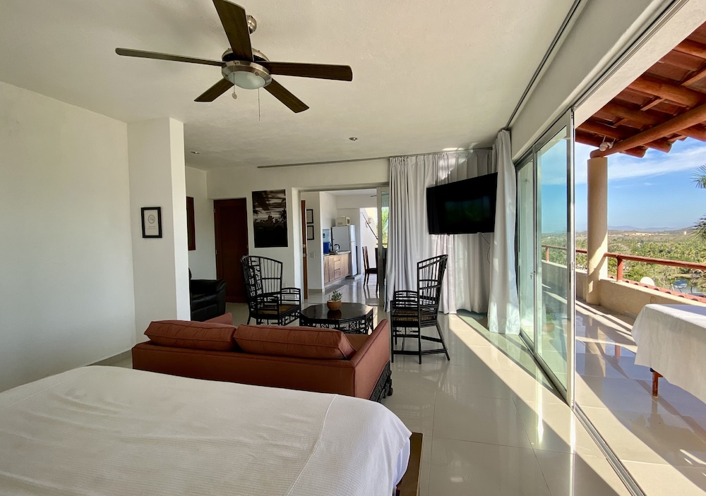 Superior Penthouse photo 3