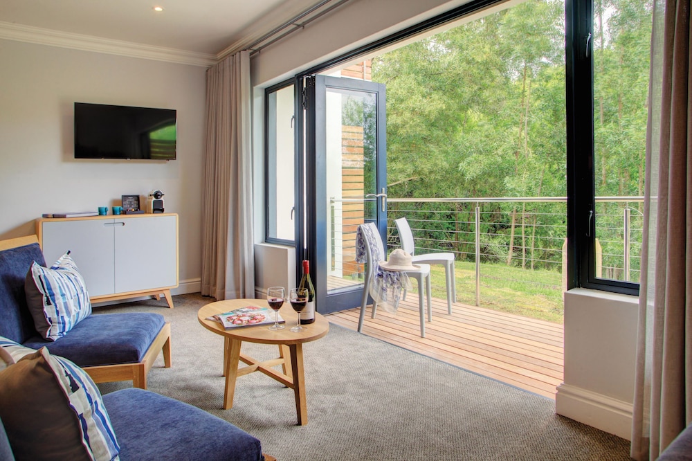 Superior Garden Family Suite - Photo 9