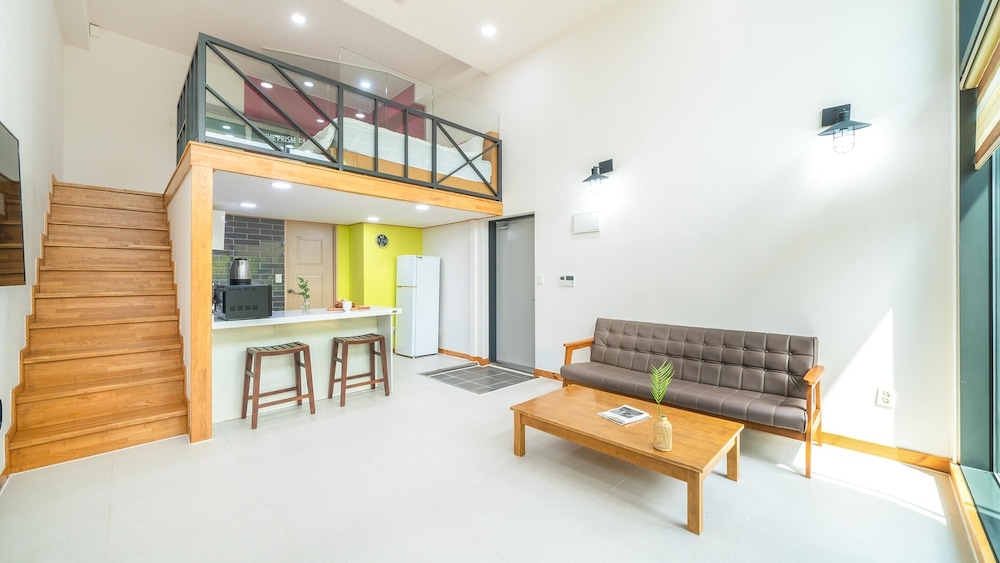 Basic Room, 1 Bedroom (red 1) - Photo 2