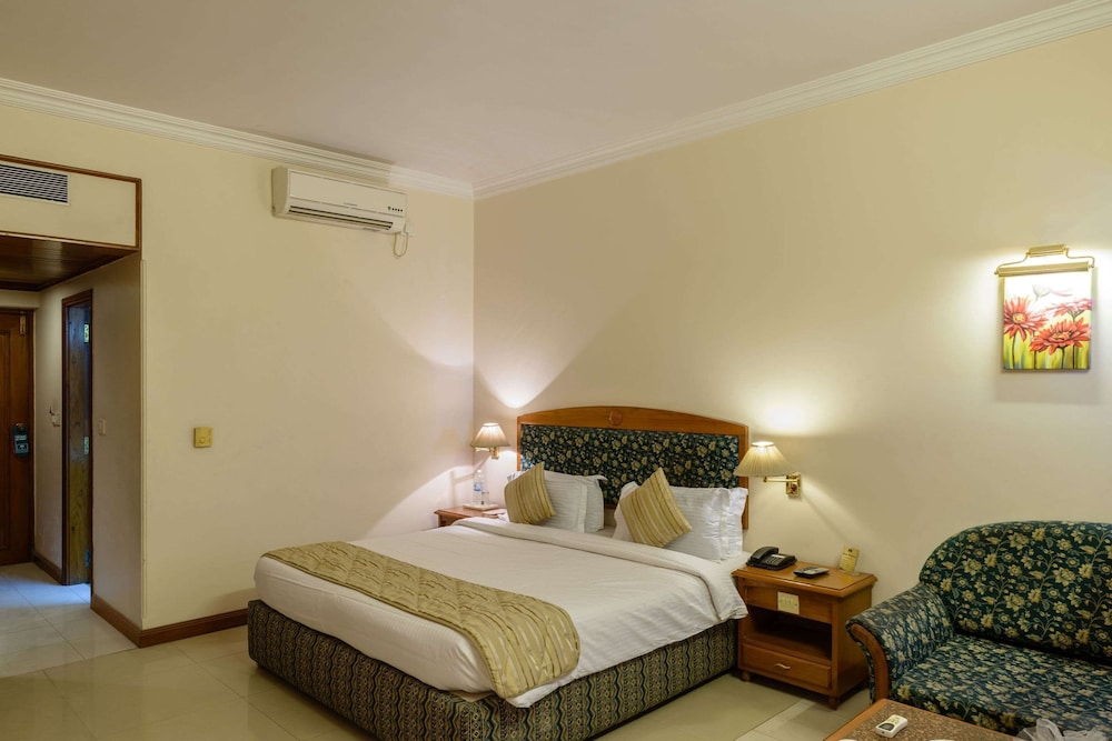 Standard Room, 1 Double Bed, Smoking, Balcony photo 3