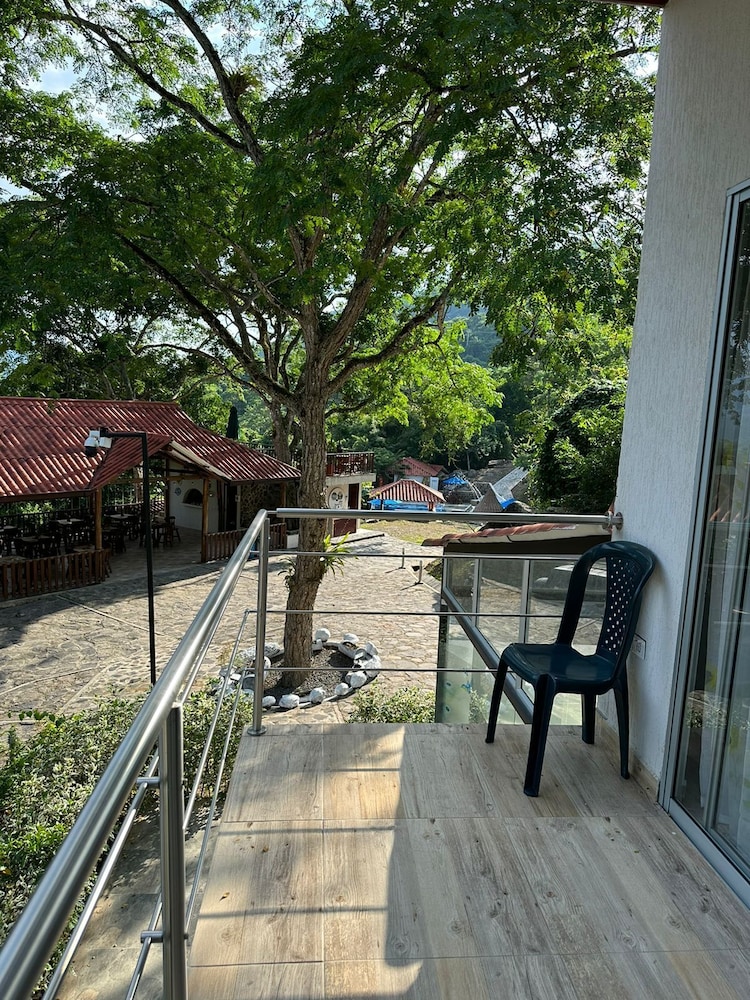 Comfort Cottage, Balcony, Mountain View photo 3