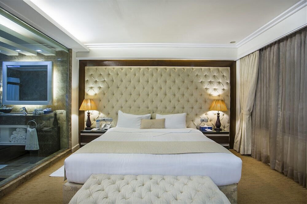 Royal Room photo 1