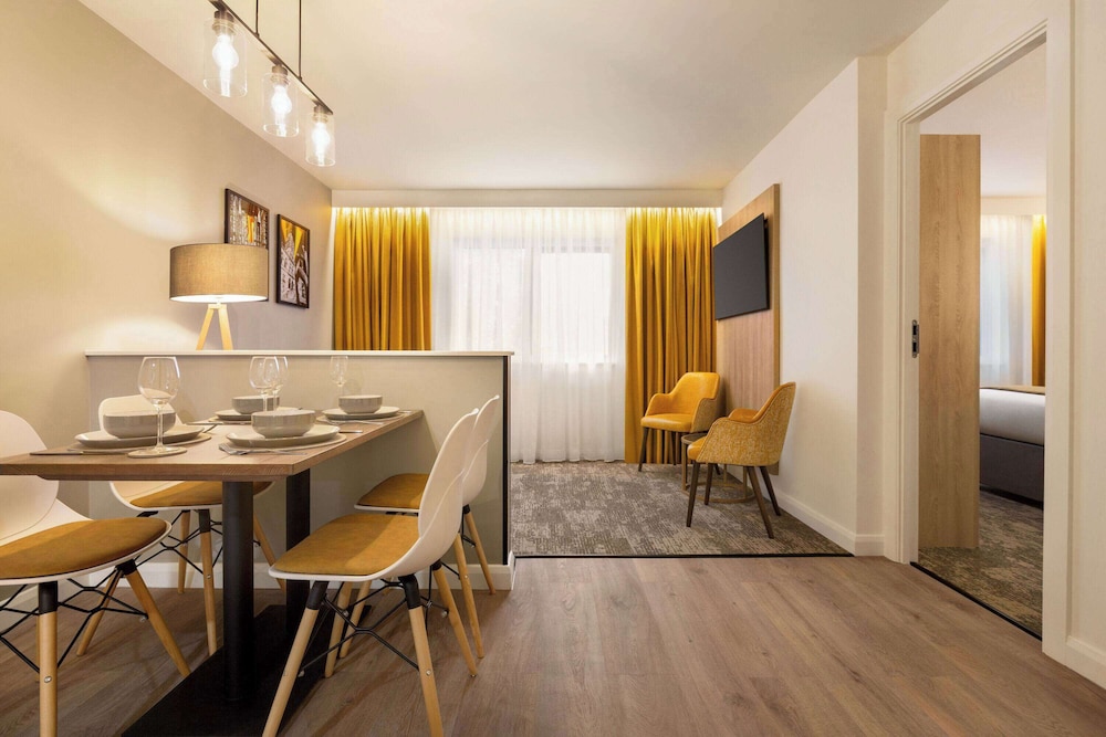 Apartment, 2 Bedrooms (1 King, 2 Twin, and 1 Sofabed) - Photo 4