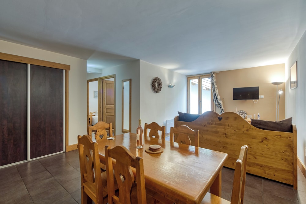 Family Apartment, Multiple Bedrooms (Vallorcine Loriaz 32 Ski In Ski Out) Family Apartment, Multiple Bedrooms (Vallorcine Loriaz 32 Ski In Ski Out)