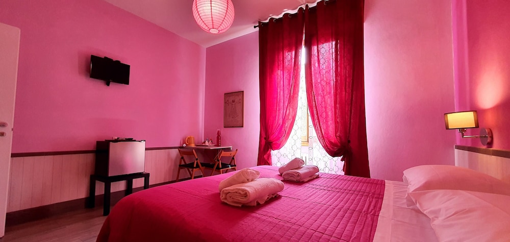 Comfort Room, Multiple Bedrooms, Private Bathroom, Courtyard View photo 3