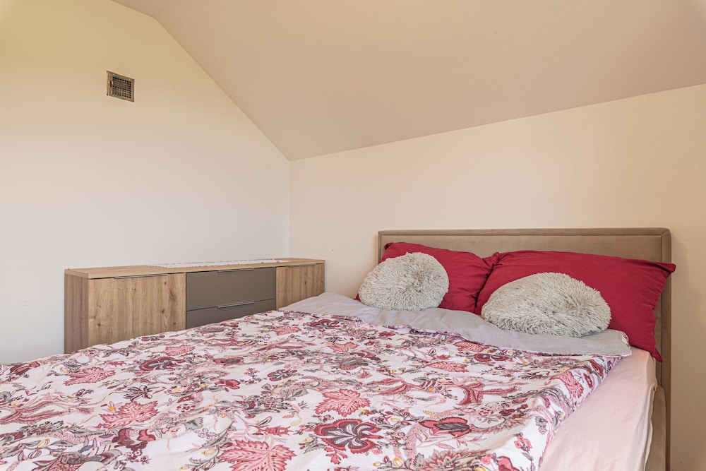 Honeymoon House, Multiple Bedrooms, Mountainside (Rainbow Cottage In The Vineyards) photo 2
