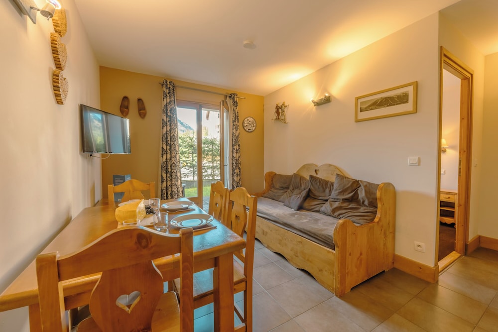 Family Apartment, Multiple Bedrooms (Vallorcine Balme 04 Ski In / Ski Out) photo 3