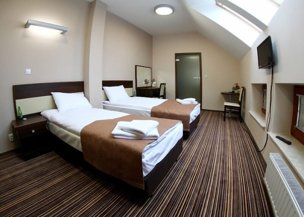 Basic Double or Twin Room photo 2