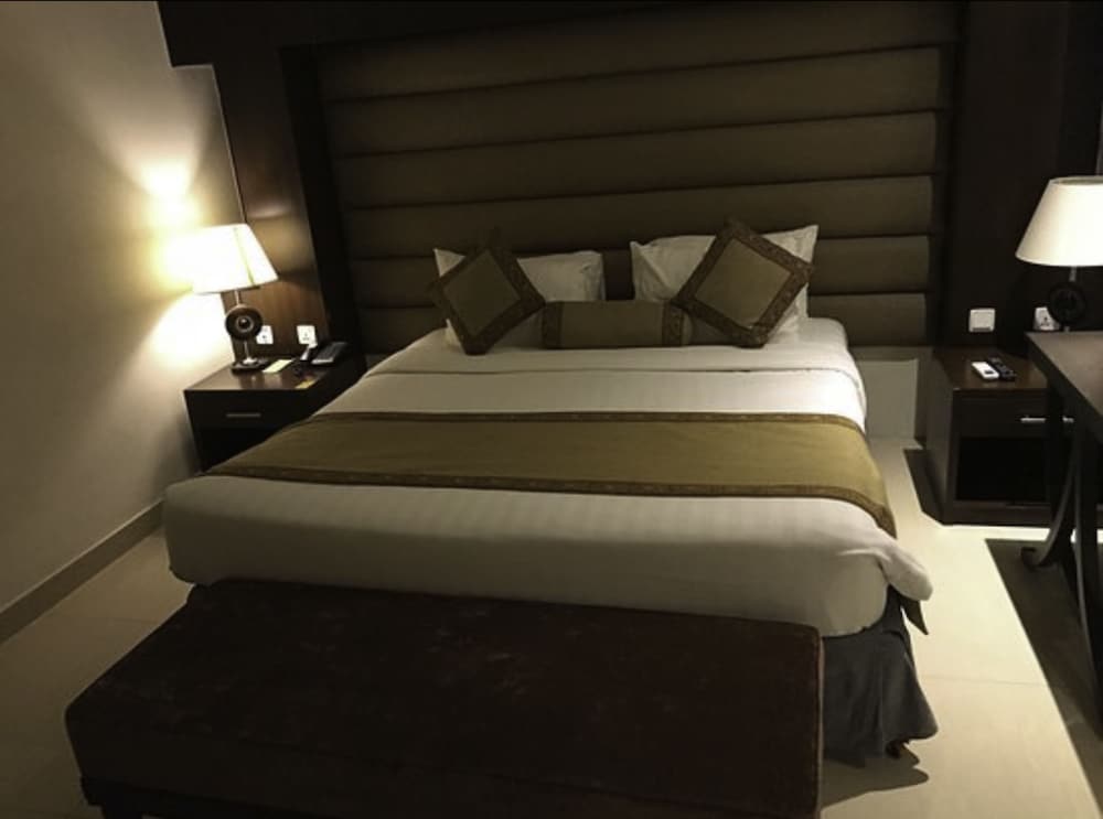 Executive Room - Photo 2
