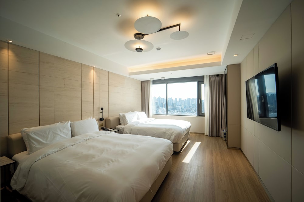 Deluxe Family Double Room - Photo 3