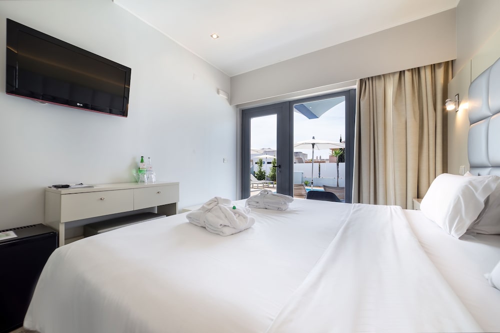 Standard Double Room - Photo 6