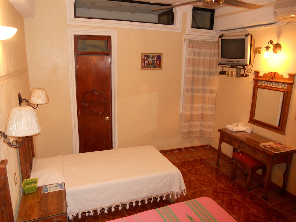 Standard Room, Multiple Beds photo 1