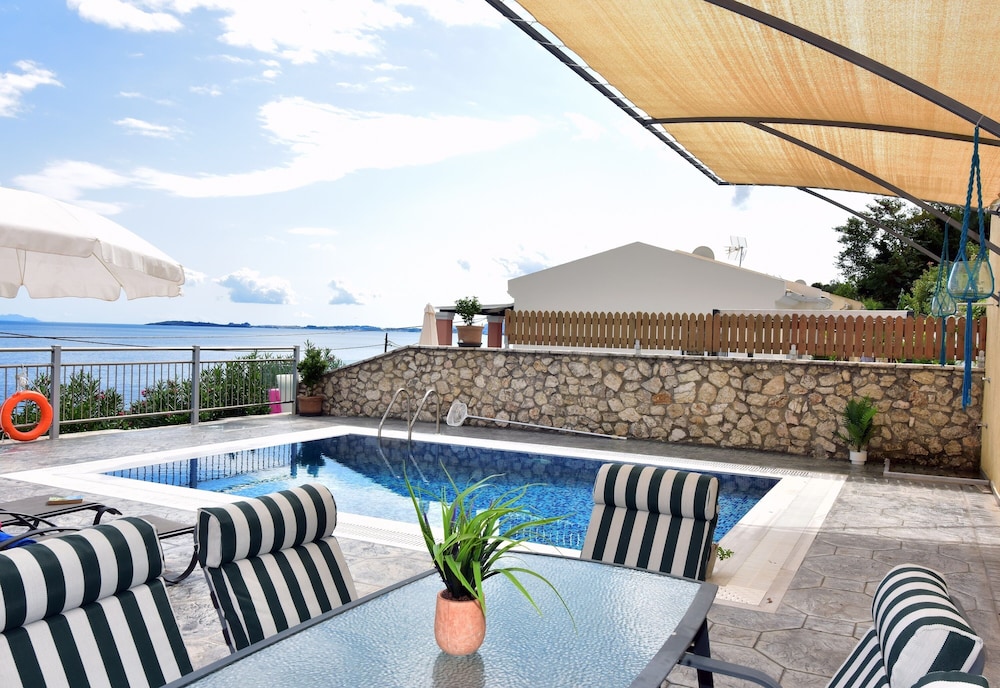 Family Villa, Ensuite, Sea View (Cleo)