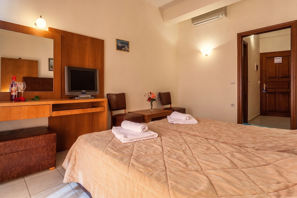 Twin Room, Sea View - Photo 4