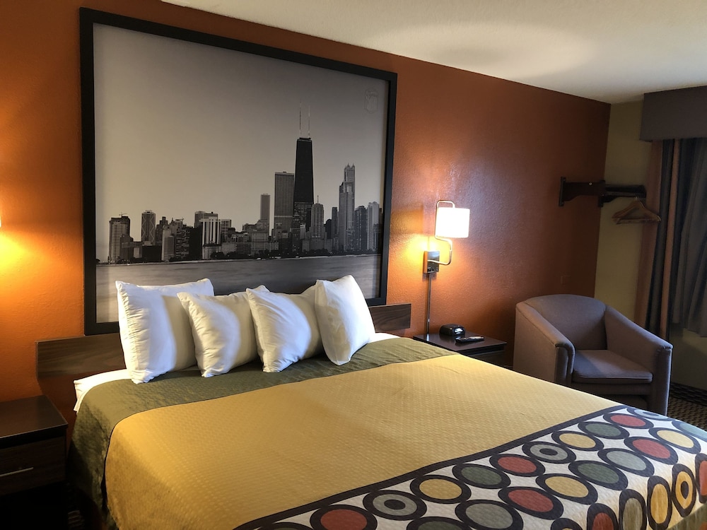 Room, 1 King Bed, Non Smoking - Photo 4