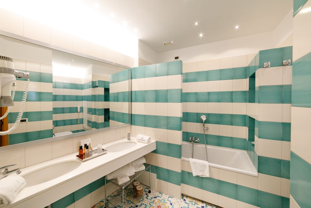 Junior Suite, Balcony, Sea View - Photo 5