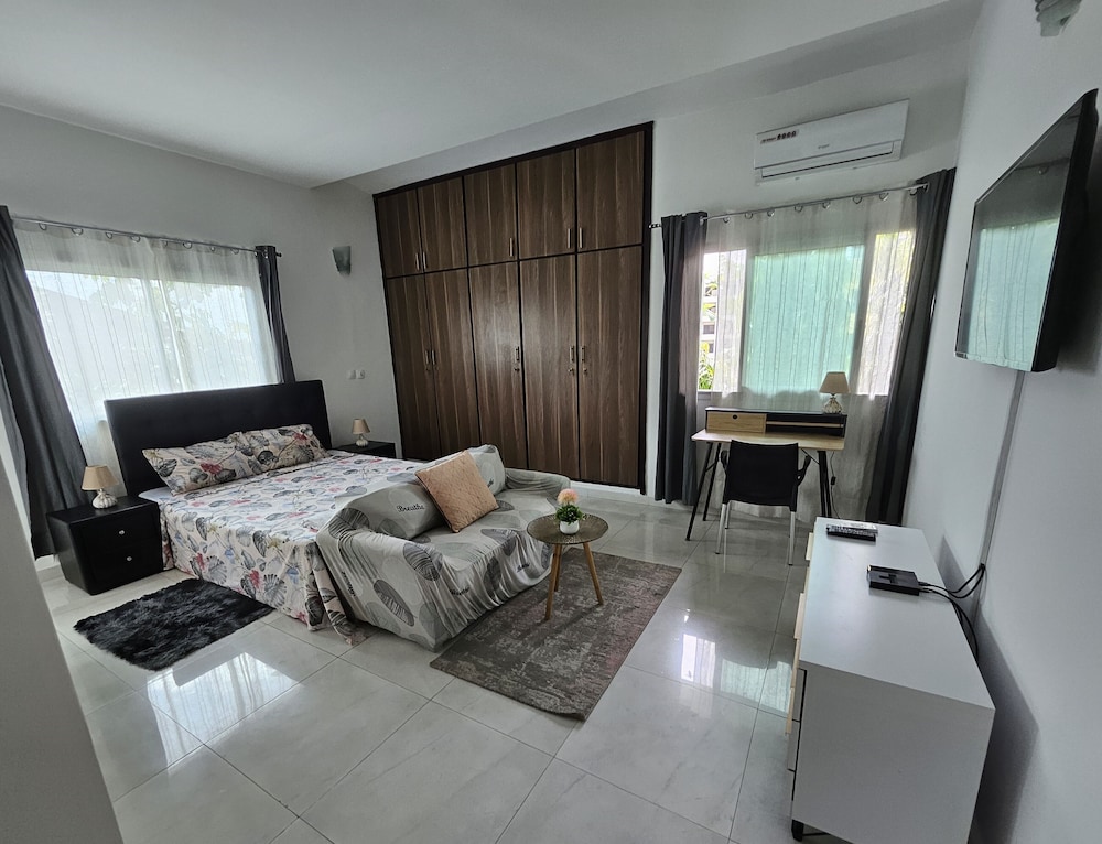 Comfort Studio Suite, 1 Queen Bed photo 1
