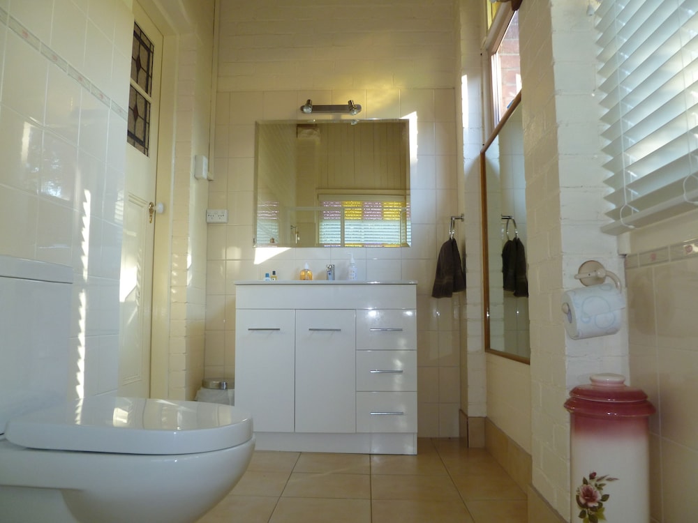 Standard Suite, 1 Bedroom, Non Smoking (Waterview Room) photo 2