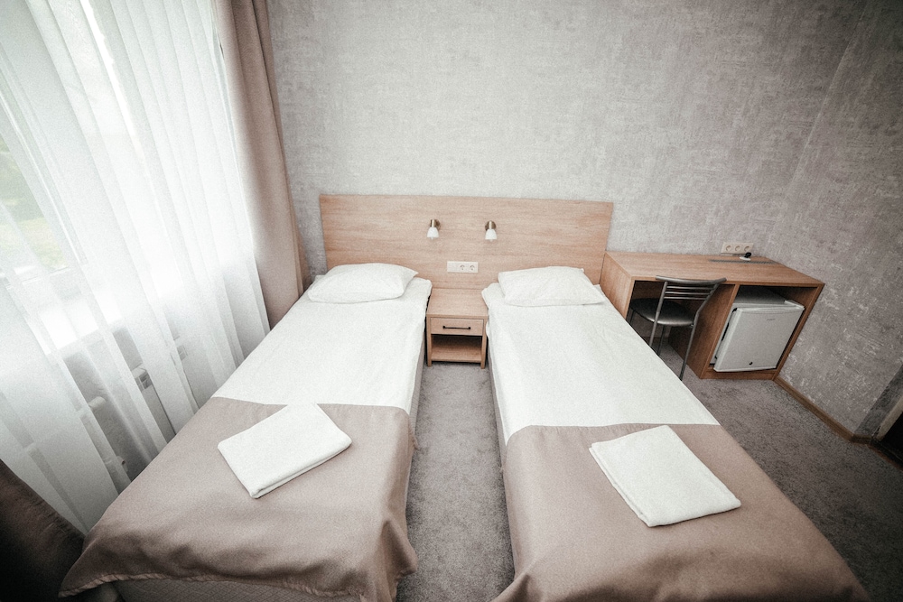 Economy Twin Room, Shared Bathroom photo 3