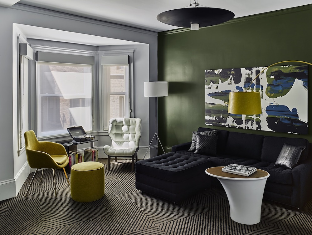 Deluxe Suite, Multiple Beds - Photo 2