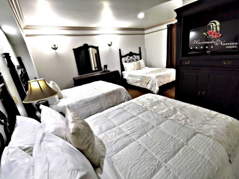 Standard Room, Multiple Beds, Non Smoking photo 1
