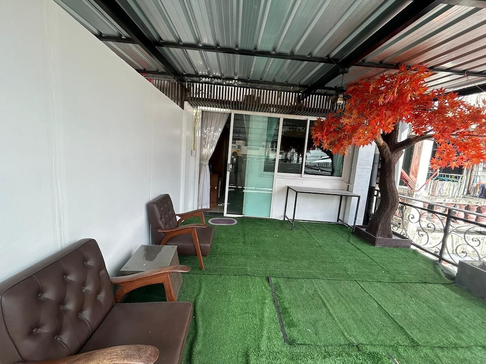 Deluxe Room, Balcony, City View