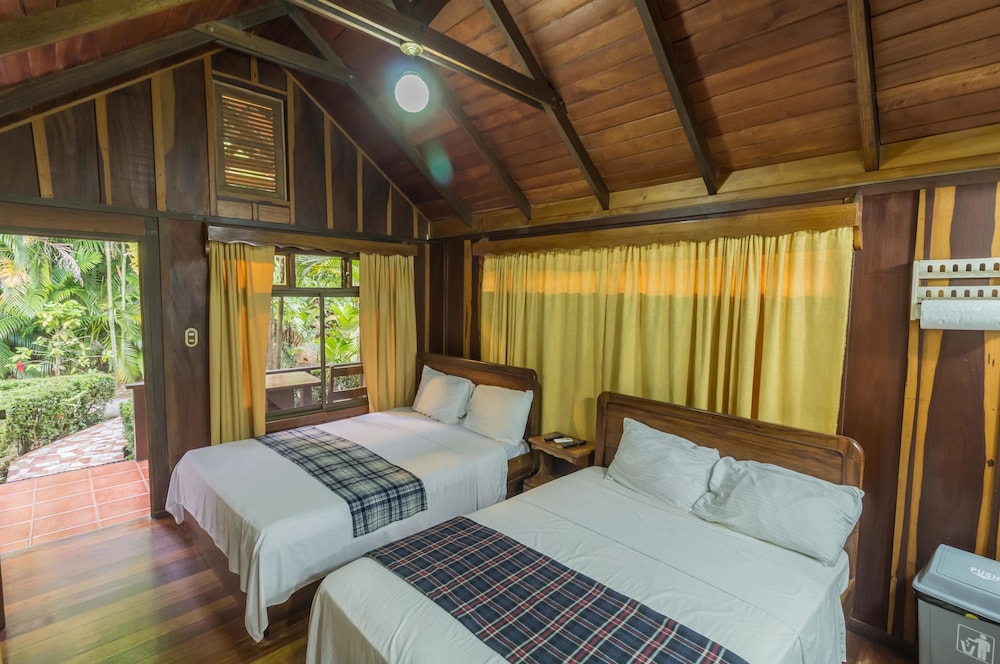 Bungalow, 2 Queen Beds, Terrace photo 1
