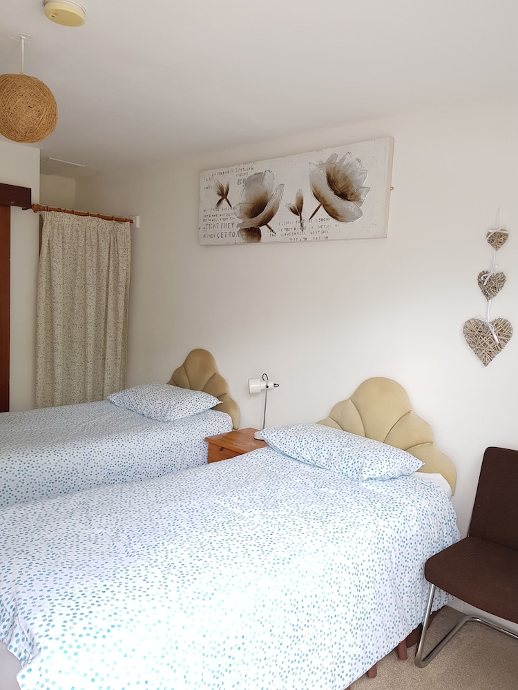 Twin Room, 2 Twin Beds photo 1